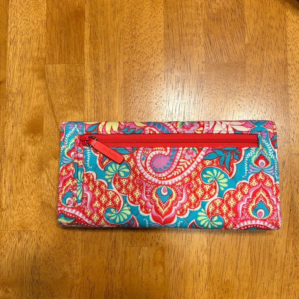 Vera Bradley Trifold Wallet Paisley in Paradise
